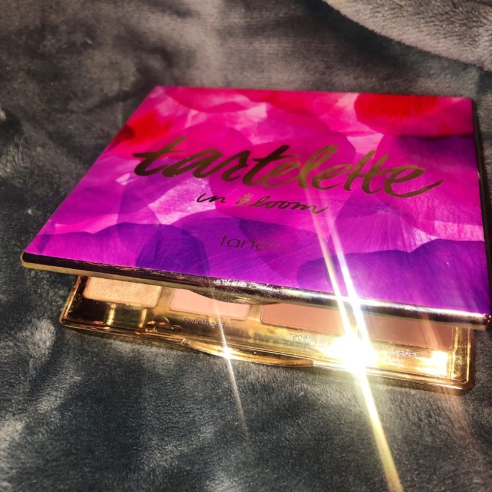 Tartelette in bloom eyeshadow palette